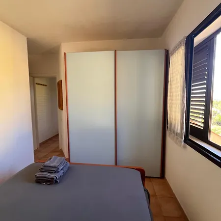 Palau Apartment Barrabisa